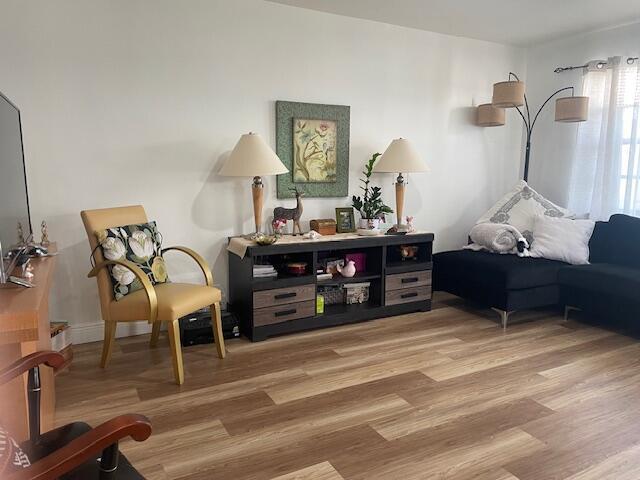 KINGS POINT CAPRI CONDOS - Residential