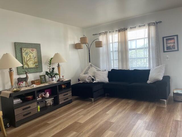 KINGS POINT CAPRI CONDOS - Residential