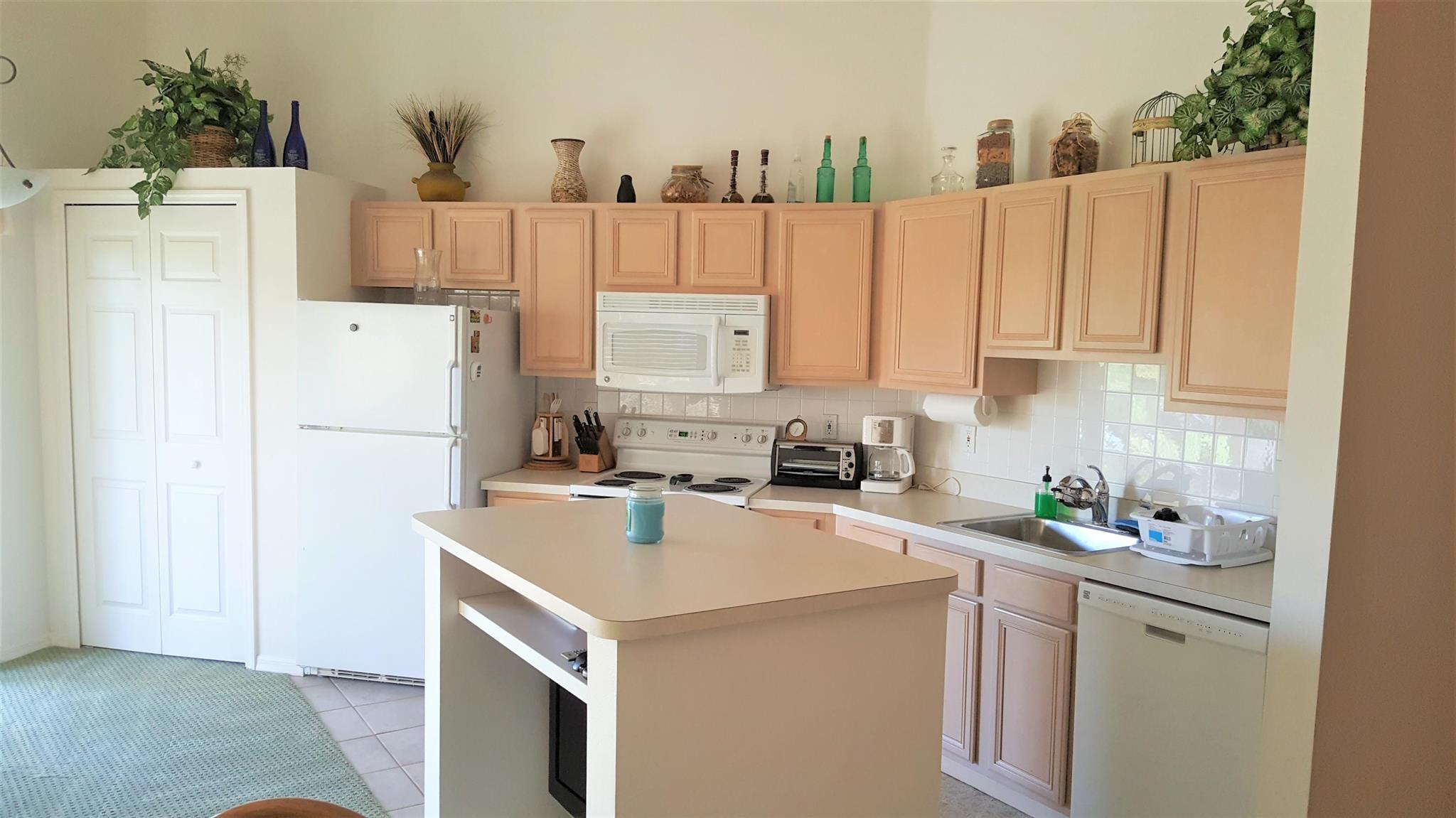 GOLF VILLAS CONDOMINIUM - Residential Lease