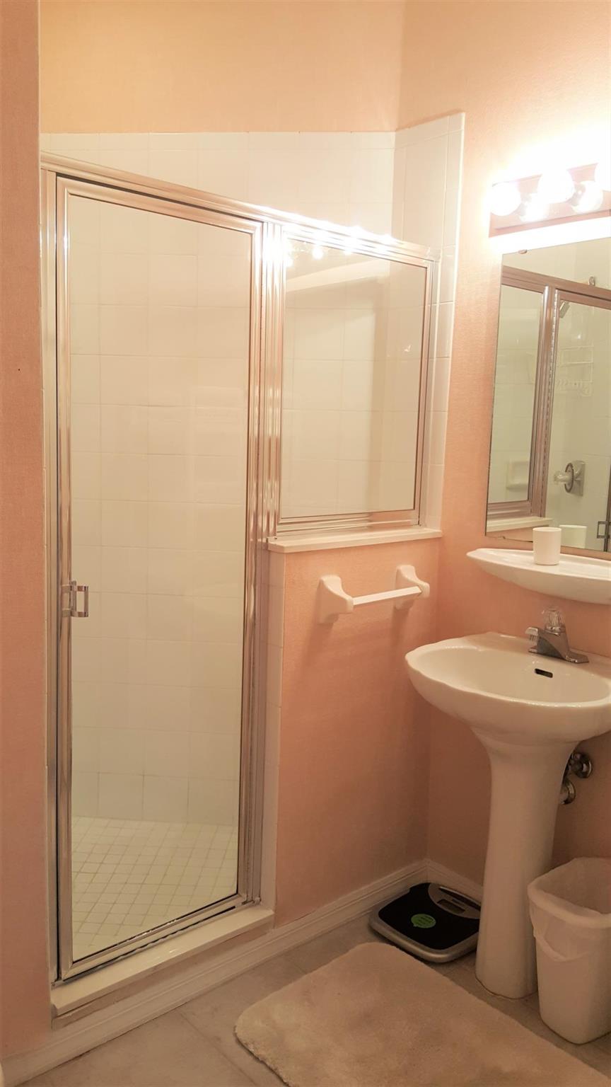 GOLF VILLAS CONDOMINIUM - Residential Lease