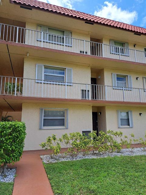 Condominium in Deerfield Beach FL 700 6th Ave Ave.jpg