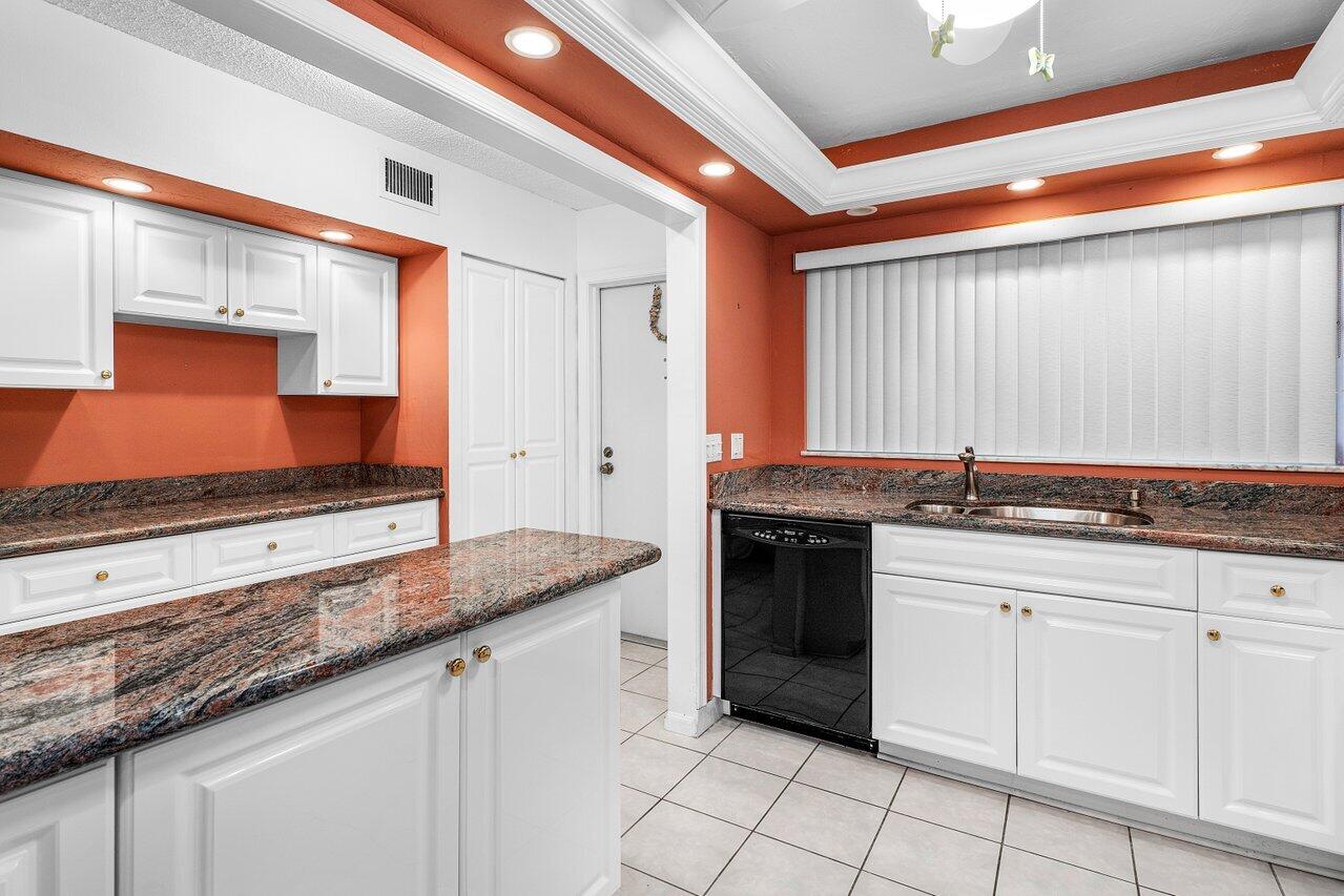 SEAGATE OF GULFSTREAM CONDO - Residential