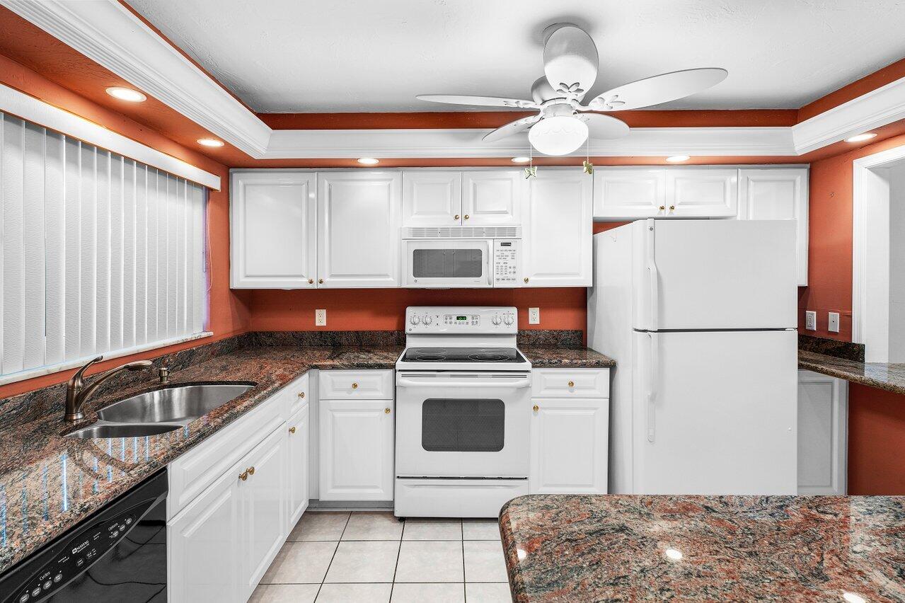 SEAGATE OF GULFSTREAM CONDO - Residential