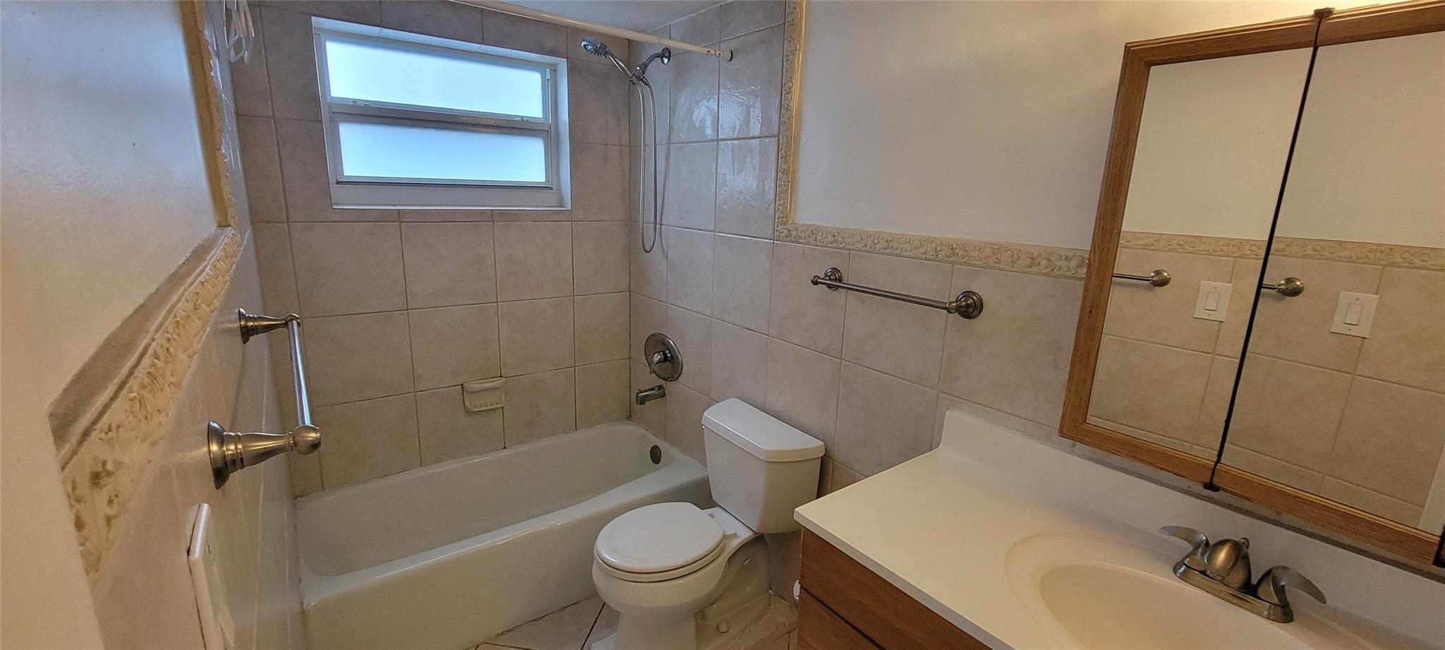 Lauderdale 2-9 D - Residential Lease