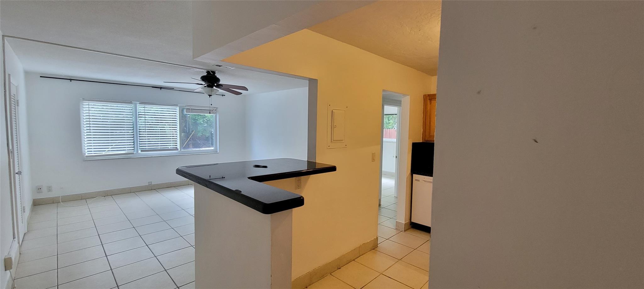 Lauderdale 2-9 D - Residential Lease