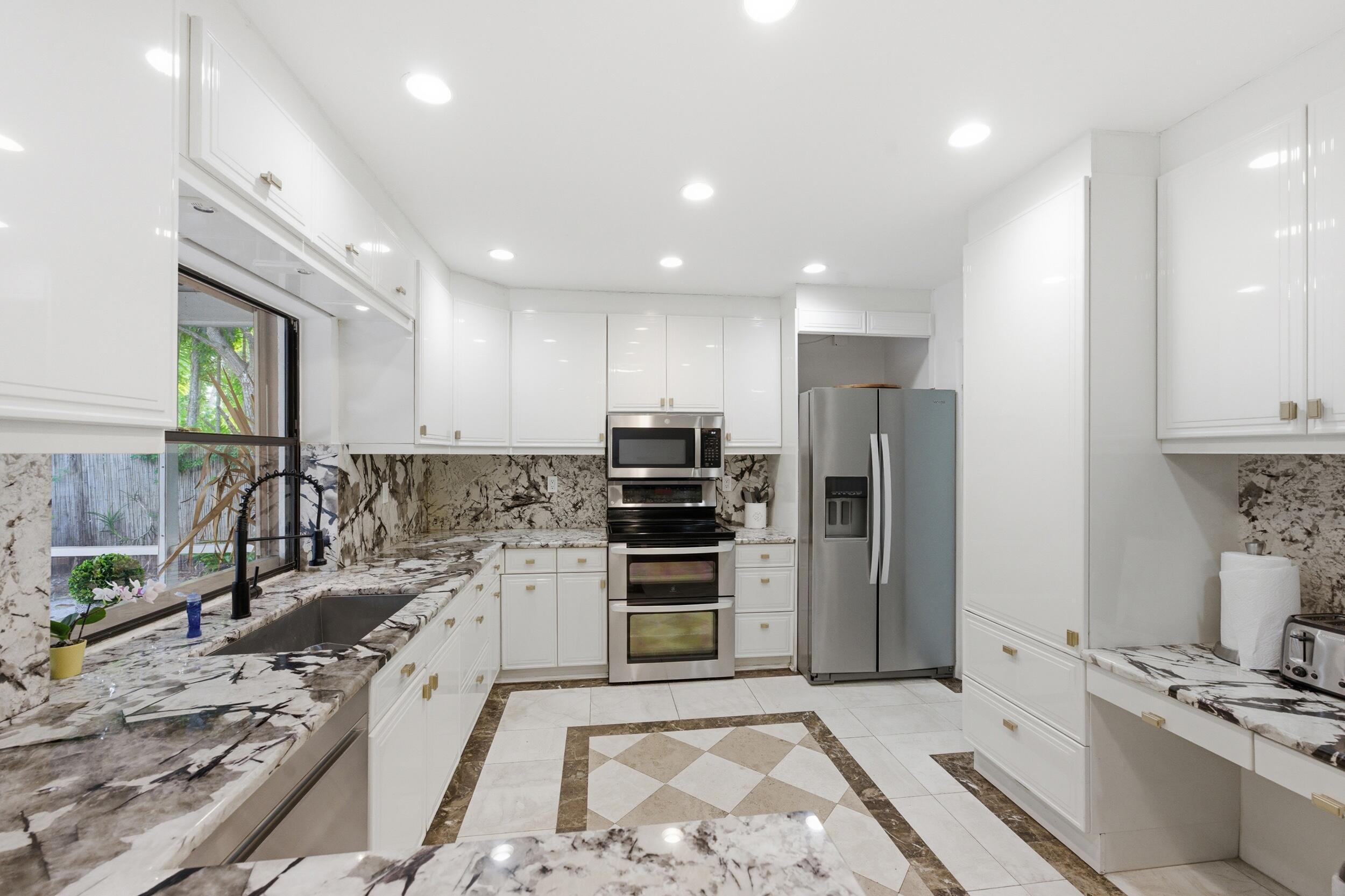 CYPRESS RUN - Residential