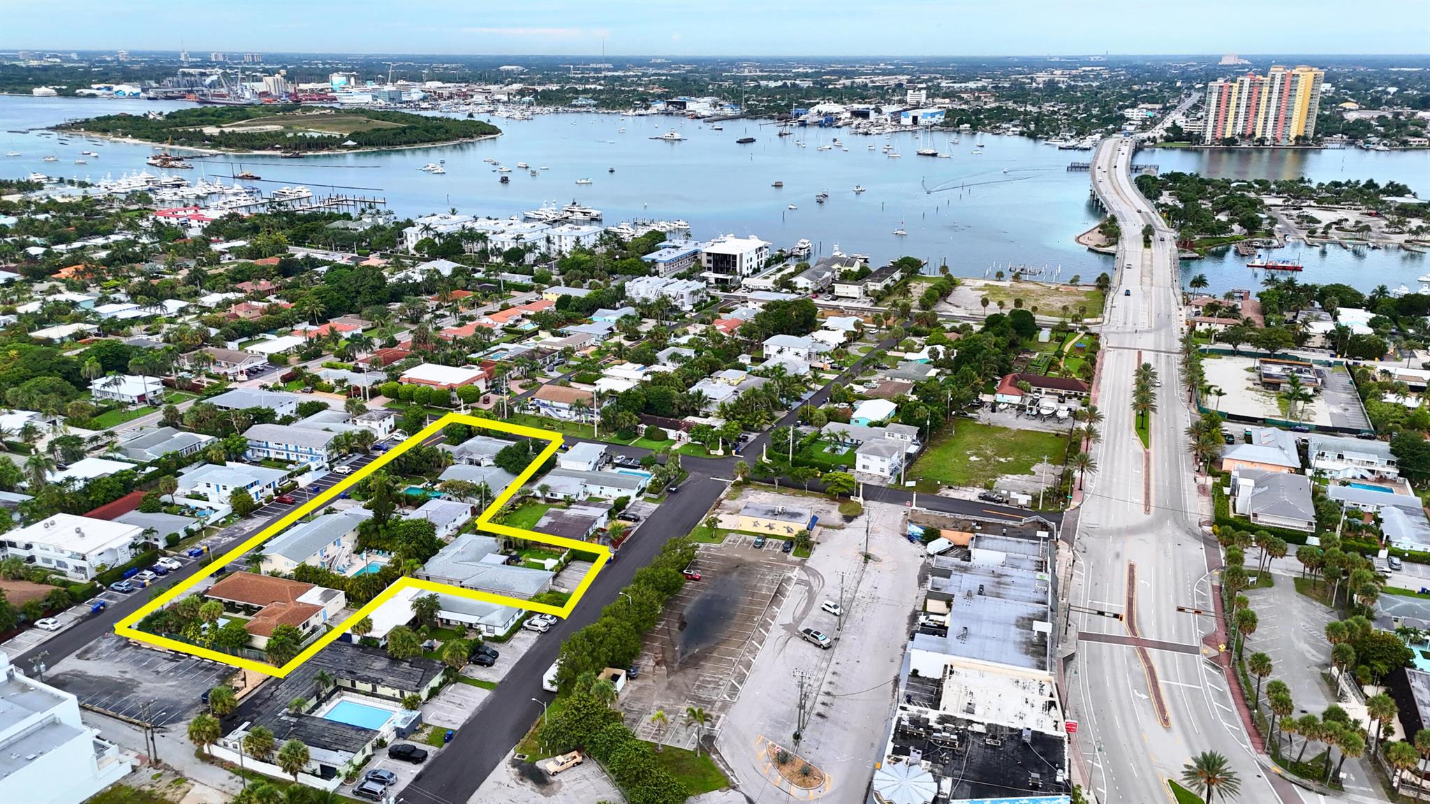 Singer Island Assemblage - 6 Parcels, Endless PossibilitiesUnlock the potential of Singer Island with this rare 1.13-acre assemblage spanning over 48,000 square feet across six contiguous multifamily properties: 1236 Beach Rd, 2400 Park Ave, 1212 Beach Rd, 1230 Beach Rd, 1258 Beach Rd, and 1233 Island Rd. Just a stone's throw from the sand, this prime coastal land is ready for your vision.