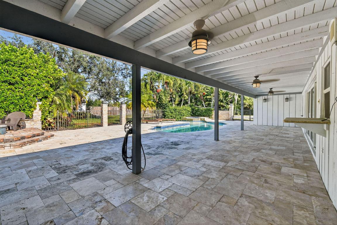 LOXAHATCHEE GROVES - Residential