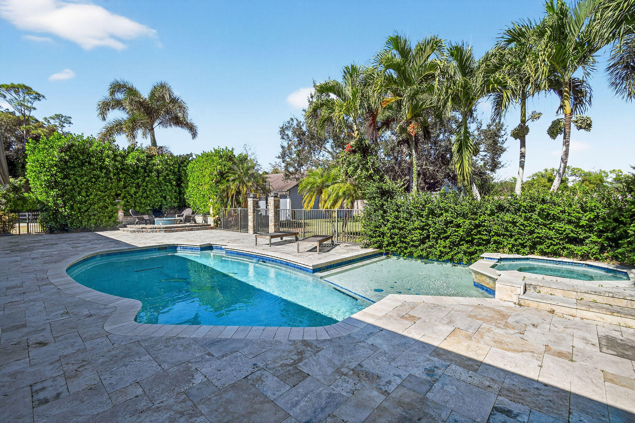 LOXAHATCHEE GROVES - Residential