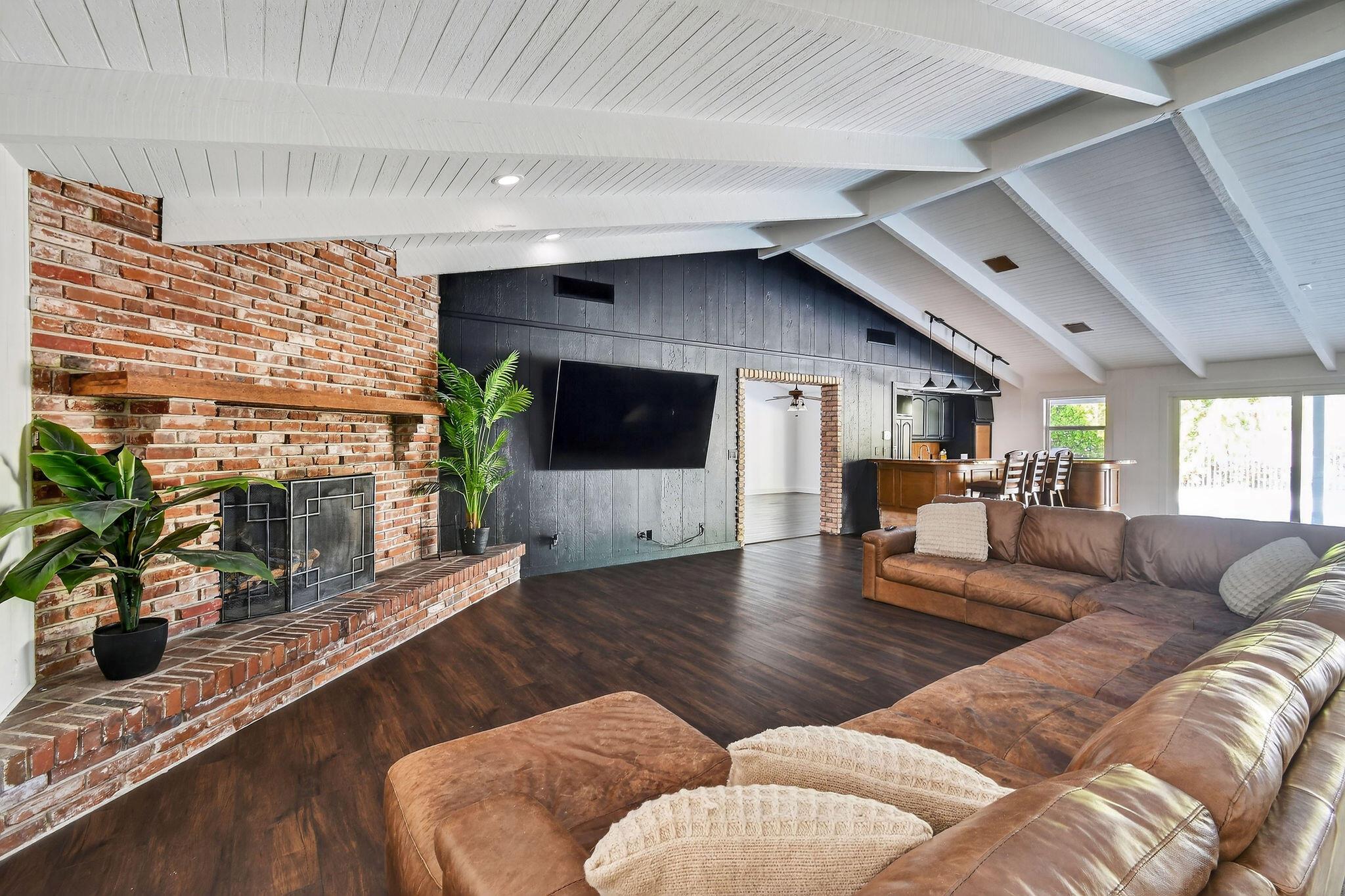 LOXAHATCHEE GROVES - Residential