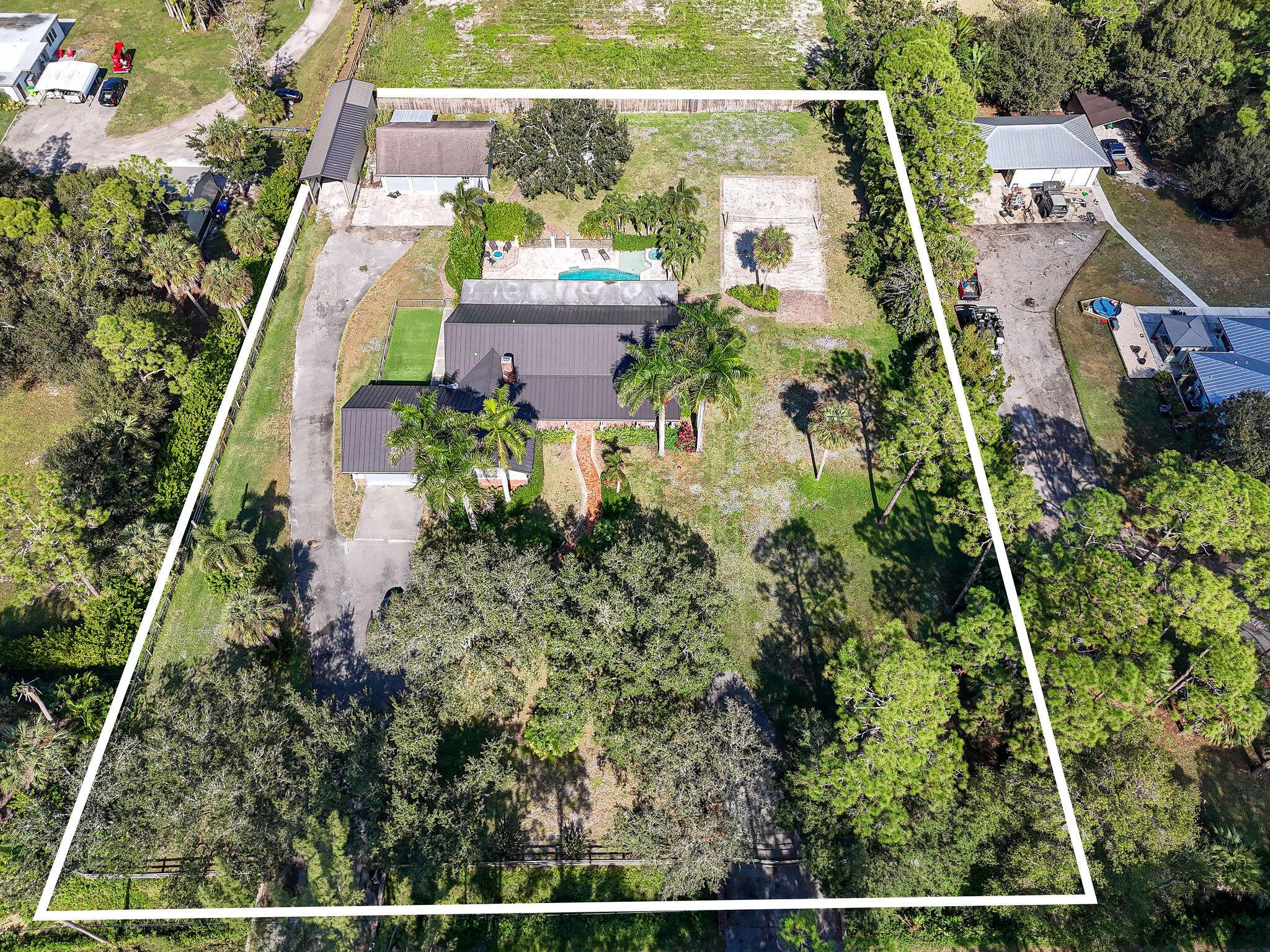 LOXAHATCHEE GROVES - Residential