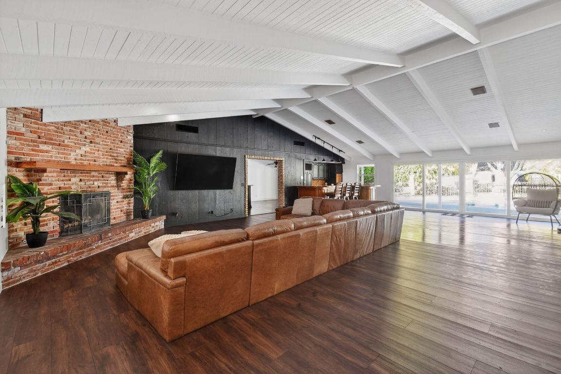 LOXAHATCHEE GROVES - Residential