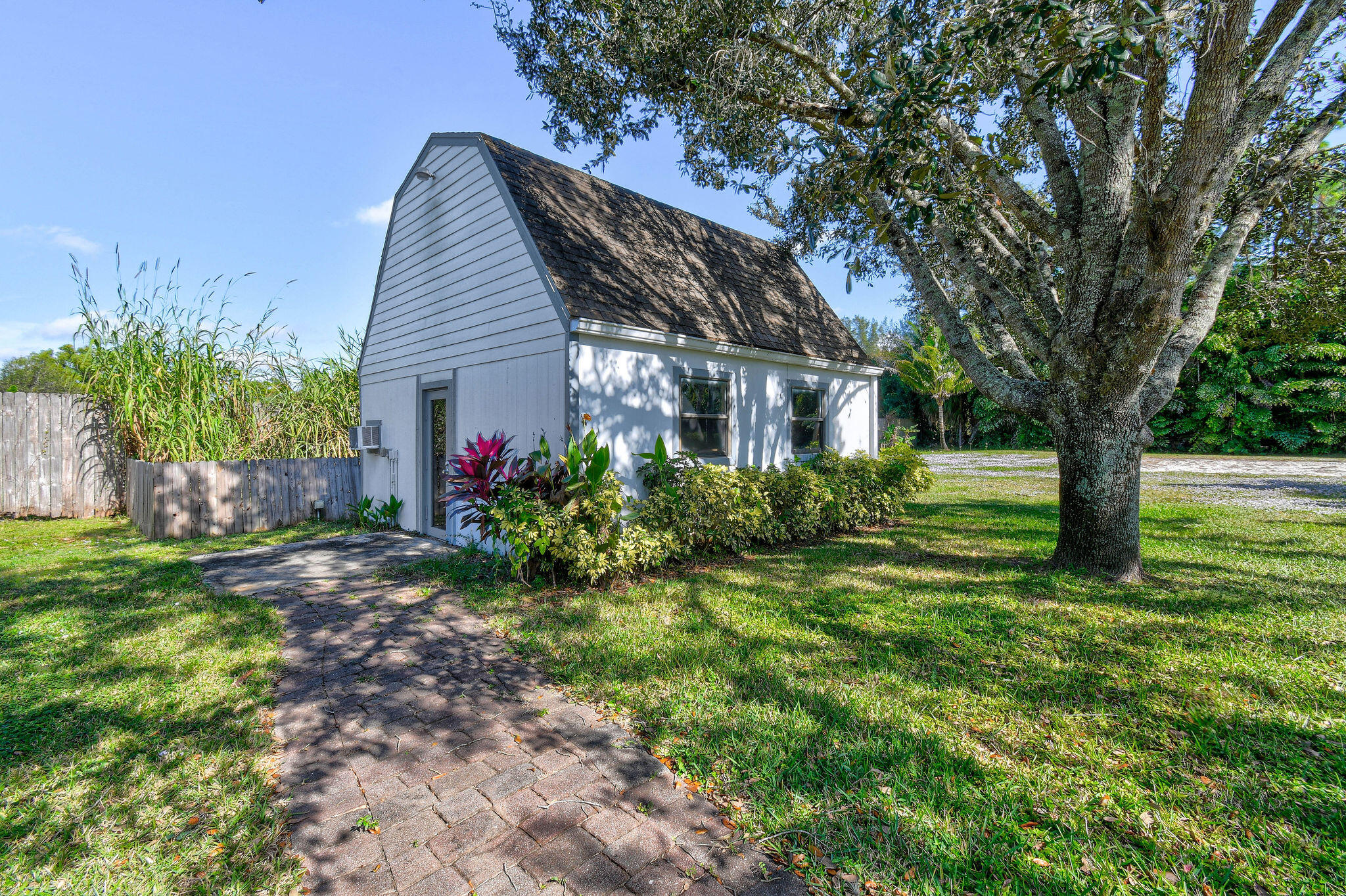 LOXAHATCHEE GROVES - Residential