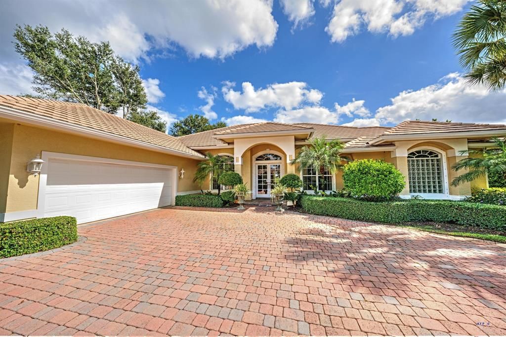 Photo of 6501 SE Winged Foot Drive, Stuart, FL 34997 (MLS # R10755257)