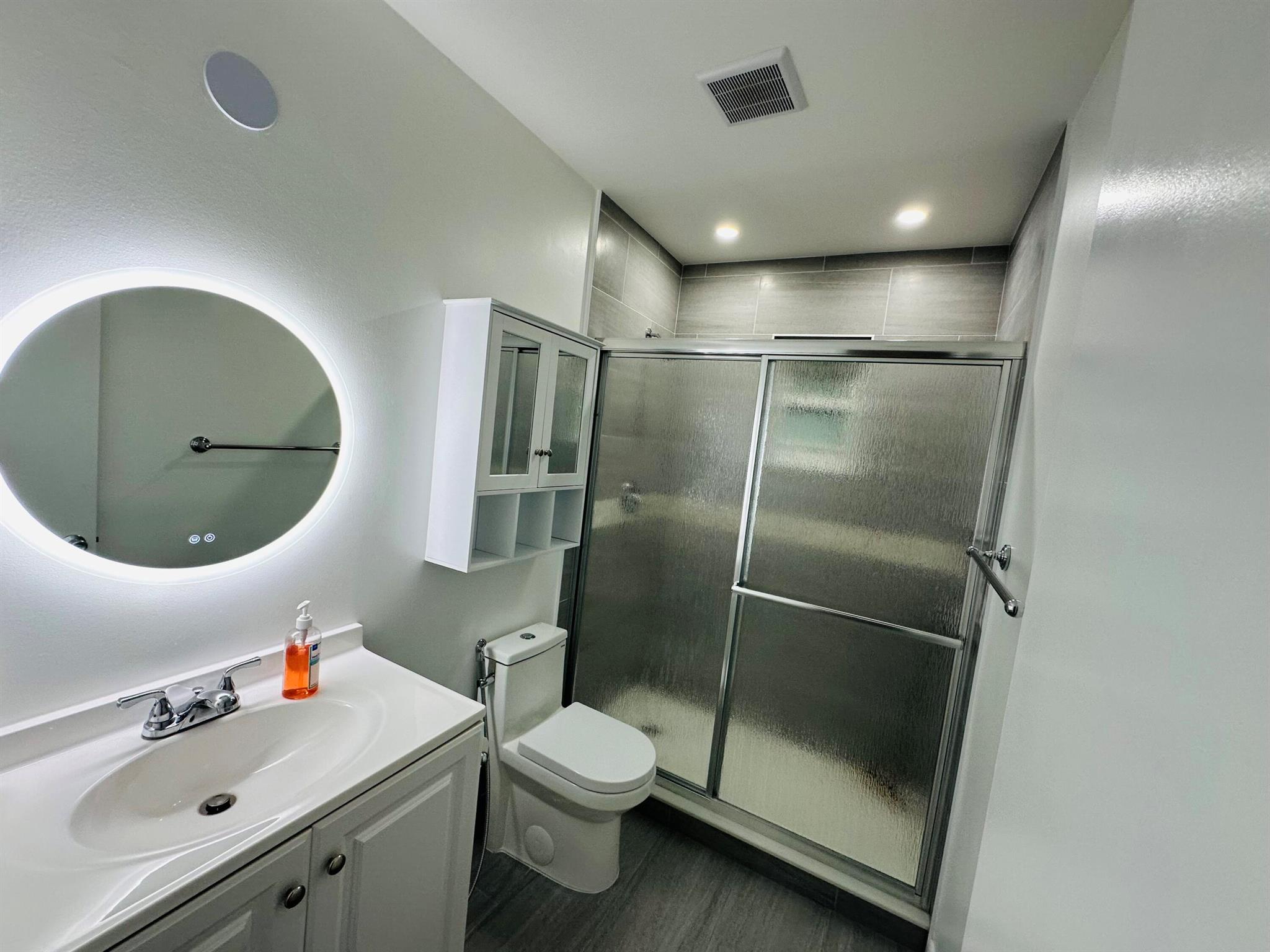 PLANTATION VILLAGE UNREC - Residential Lease