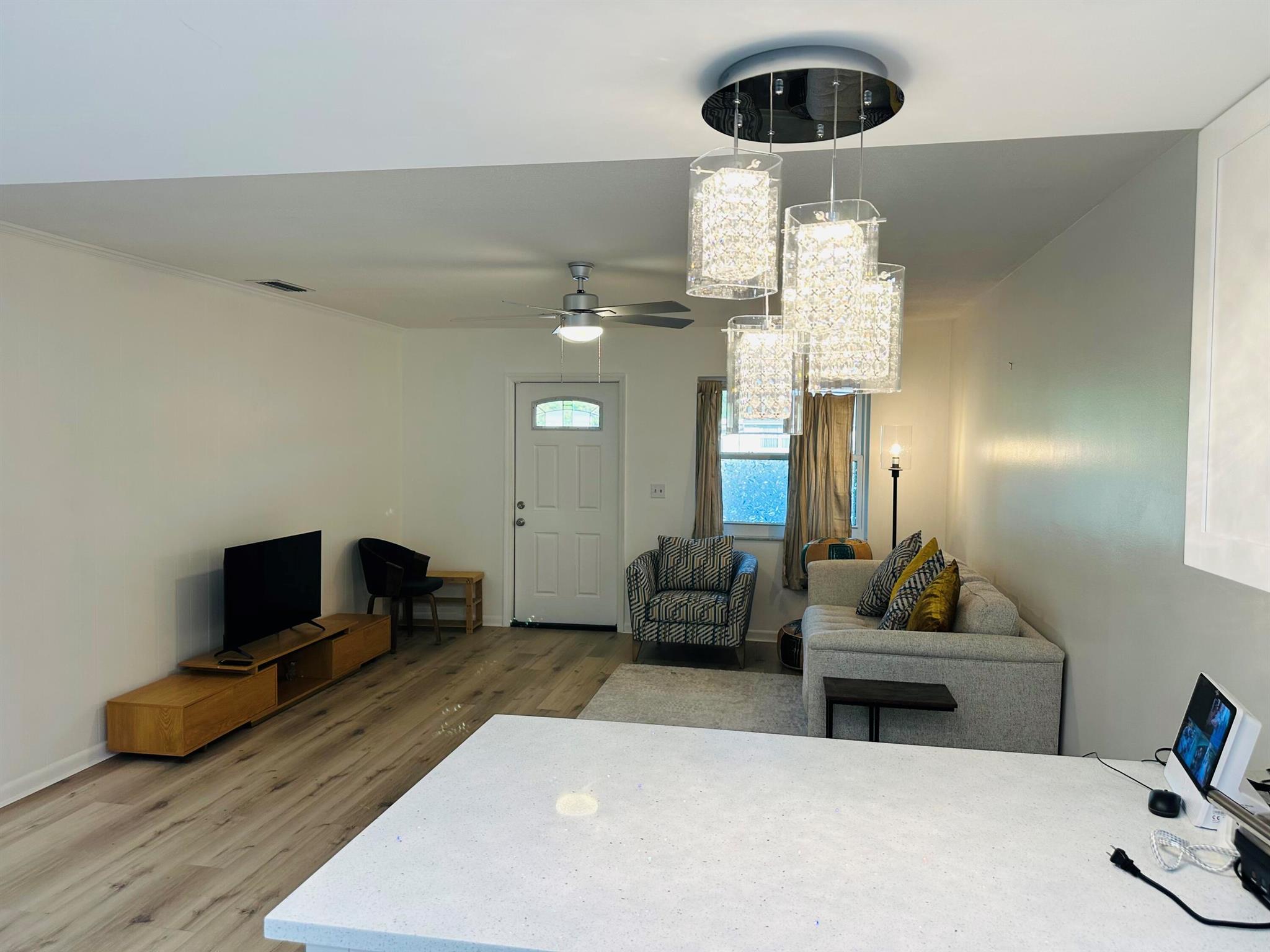 PLANTATION VILLAGE UNREC - Residential Lease