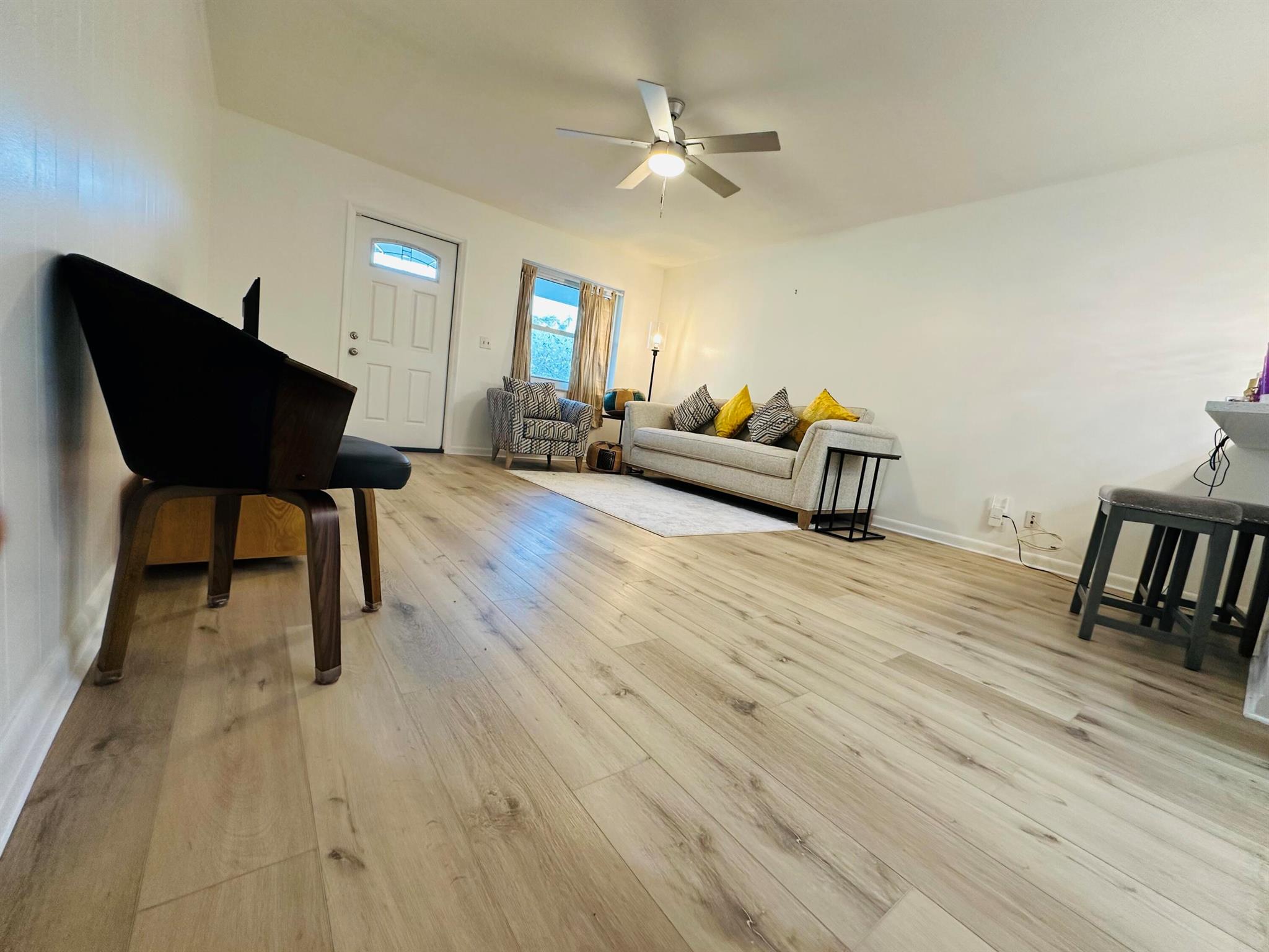 PLANTATION VILLAGE UNREC - Residential Lease