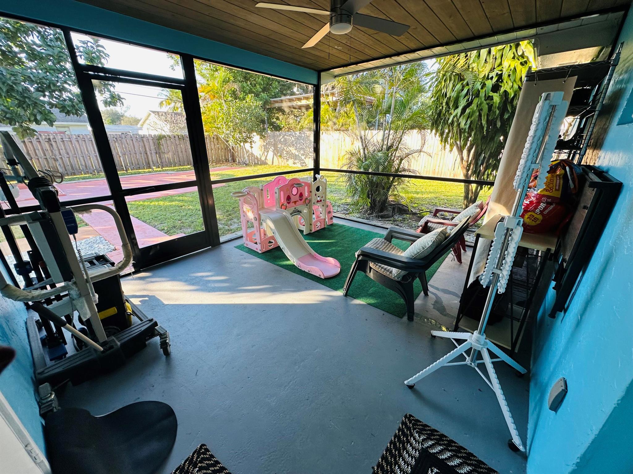 PLANTATION VILLAGE UNREC - Residential Lease