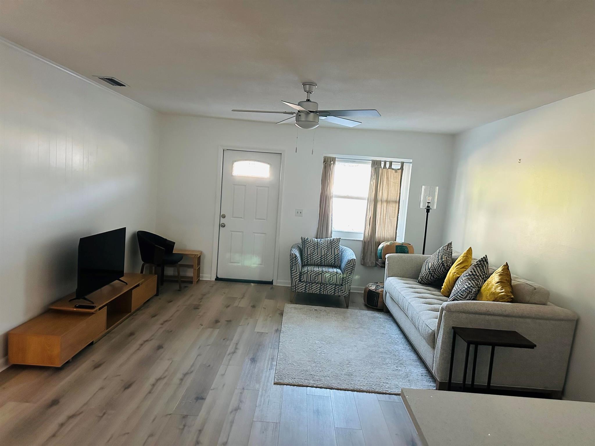 PLANTATION VILLAGE UNREC - Residential Lease