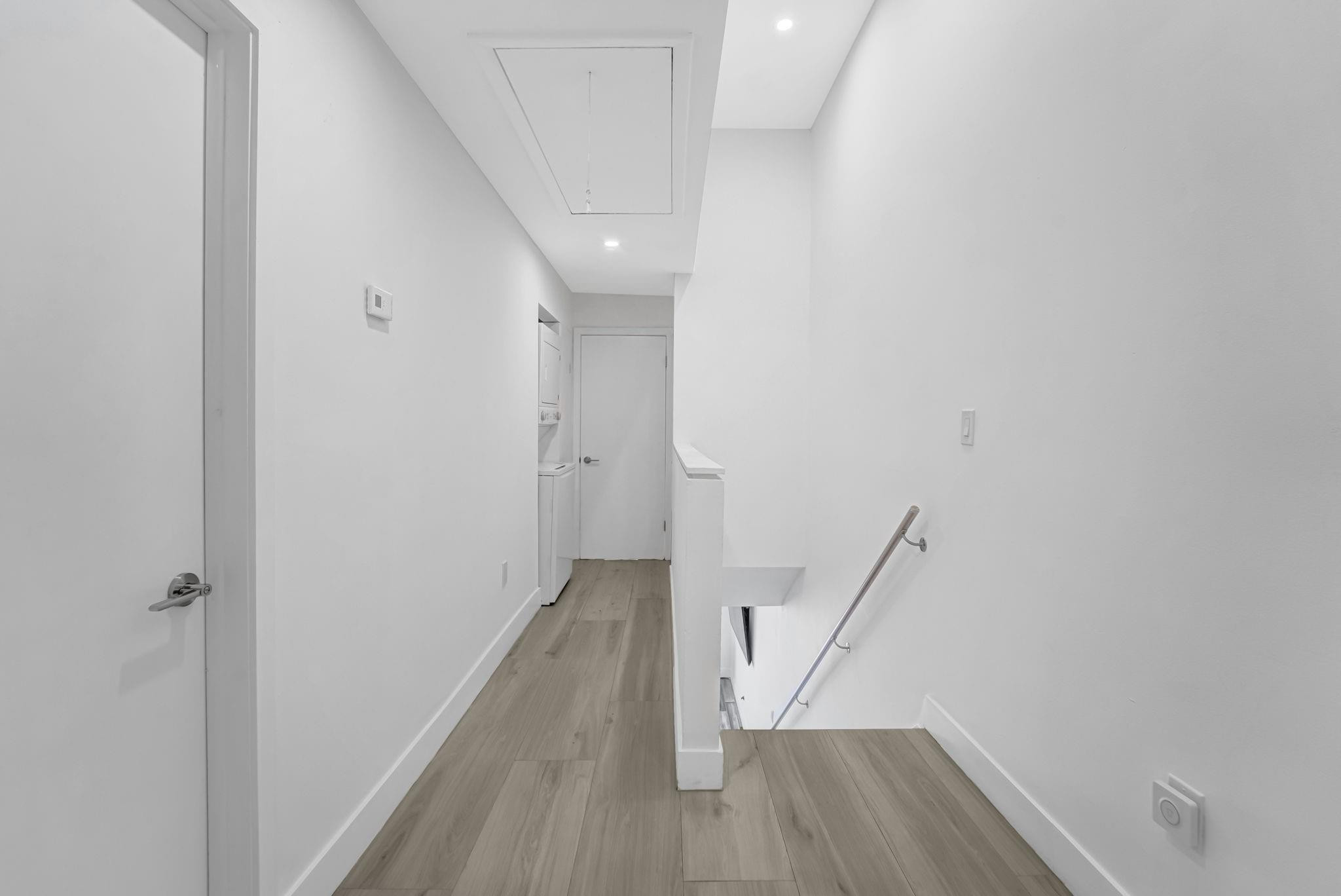 Snug Harbor - Residential