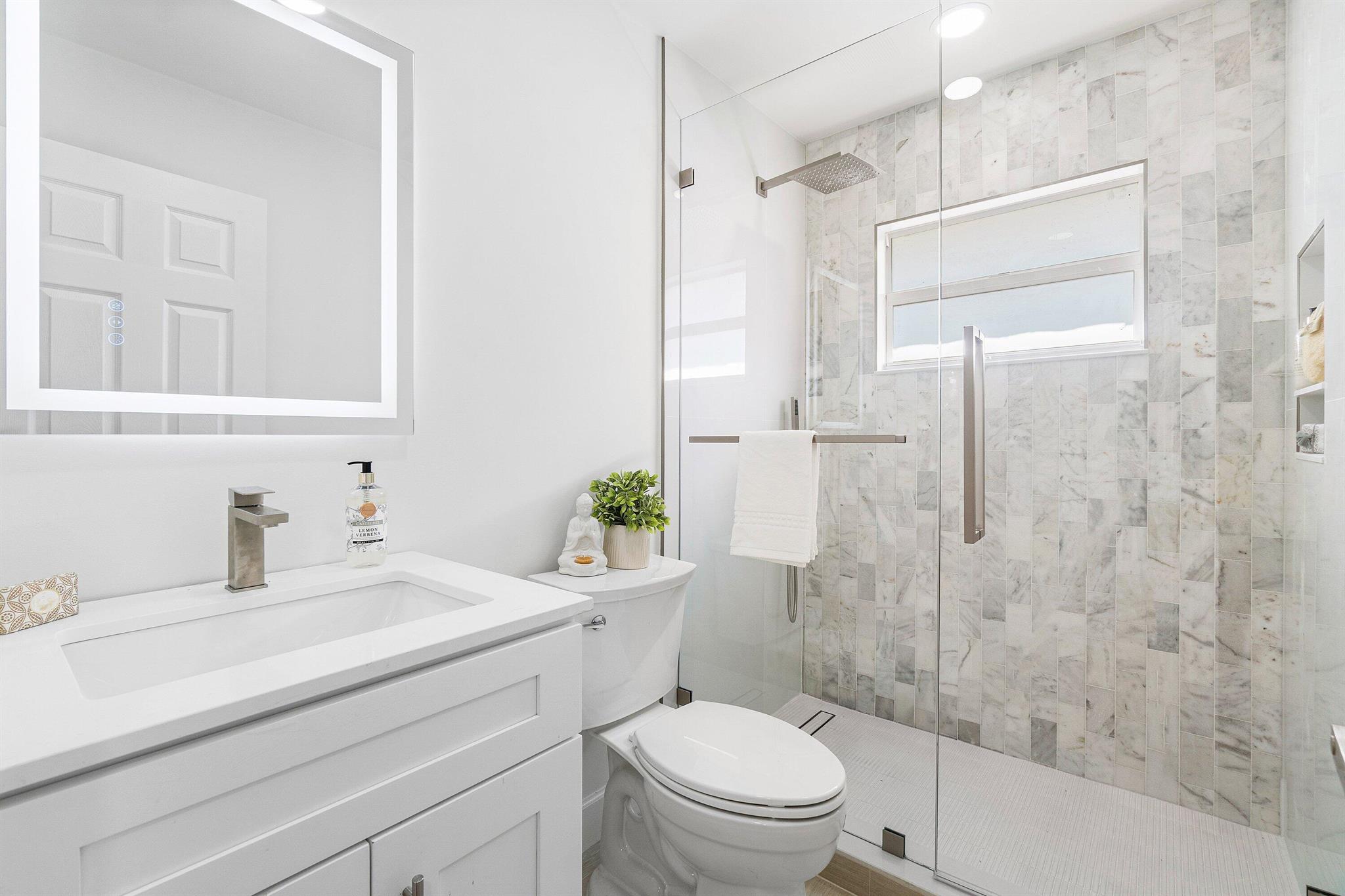 KINGS POINT VALENCIA COND - Residential