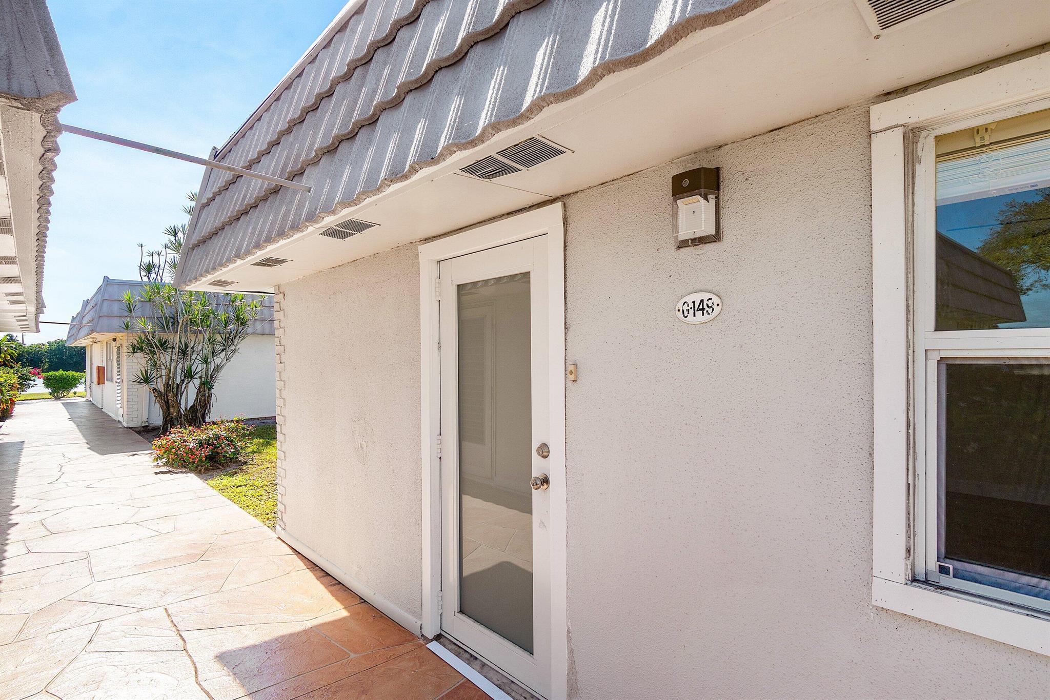 KINGS POINT VALENCIA COND - Residential