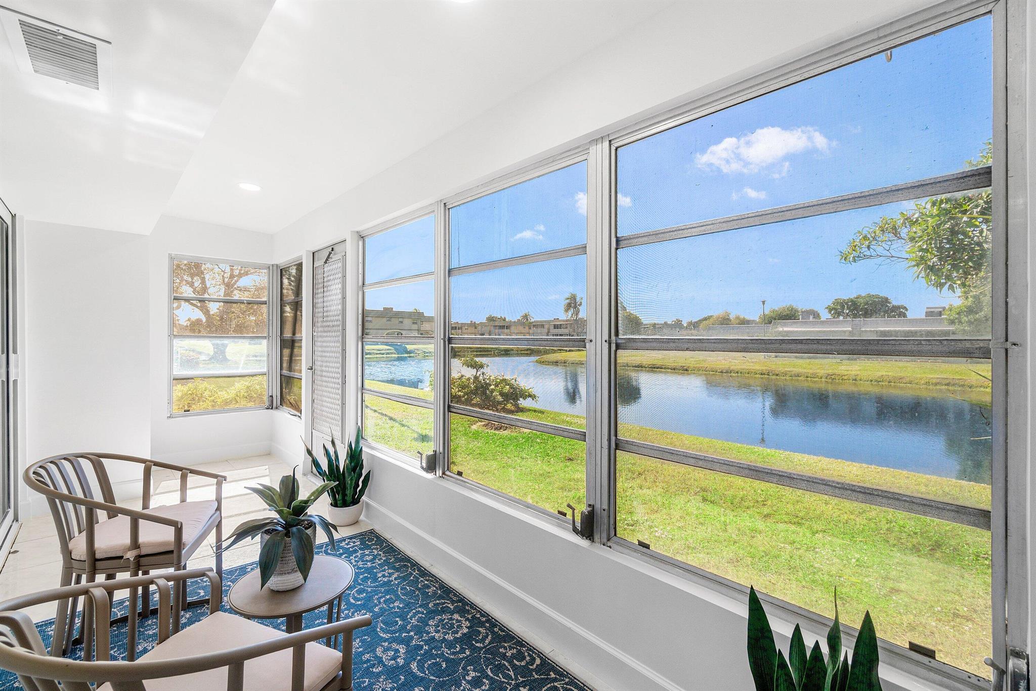 KINGS POINT VALENCIA COND - Residential