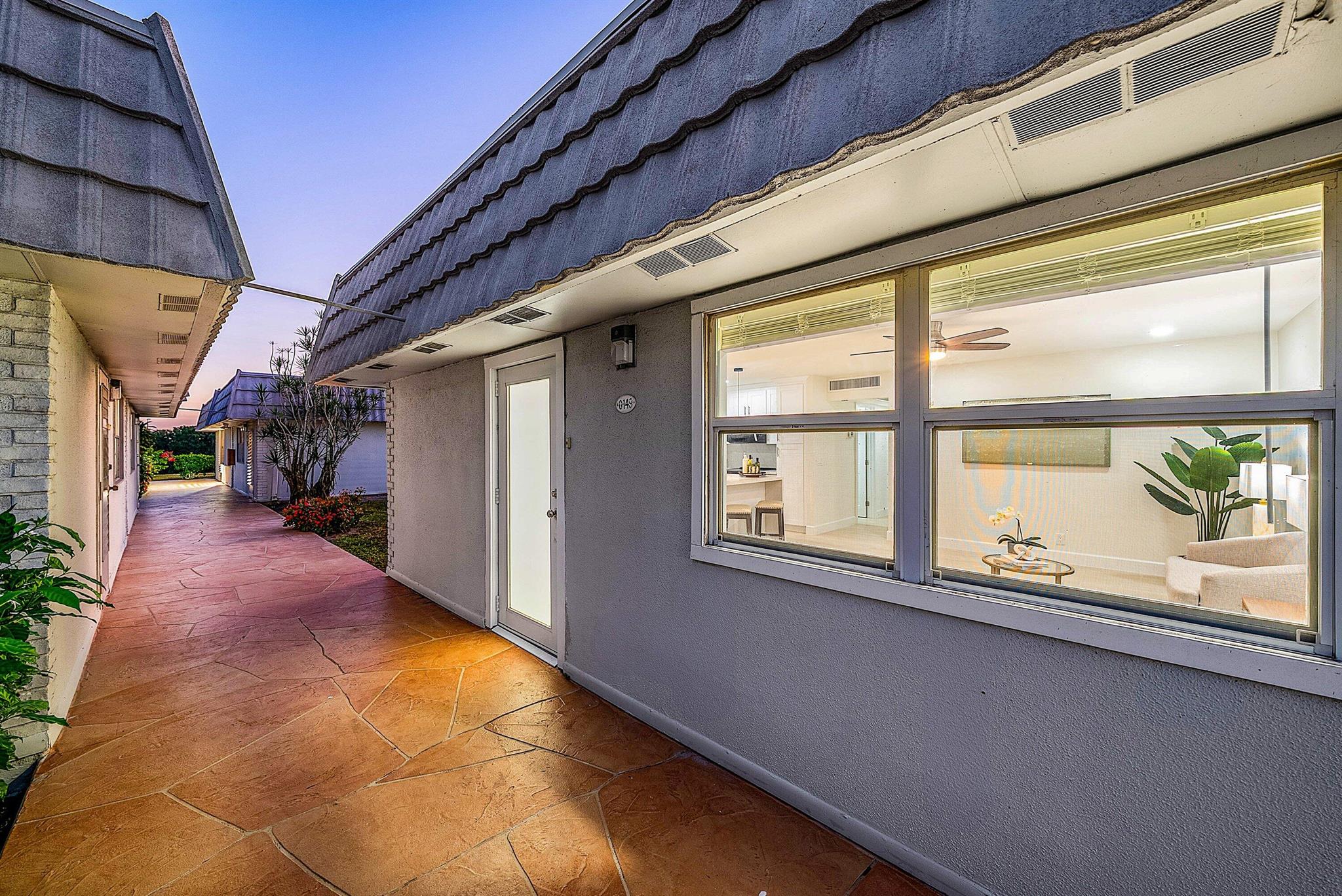 KINGS POINT VALENCIA COND - Residential