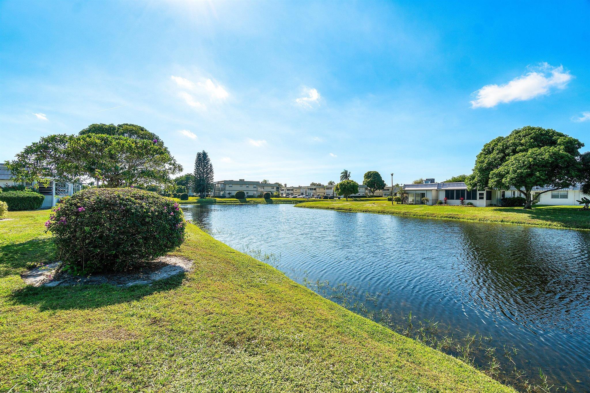 KINGS POINT VALENCIA COND - Residential