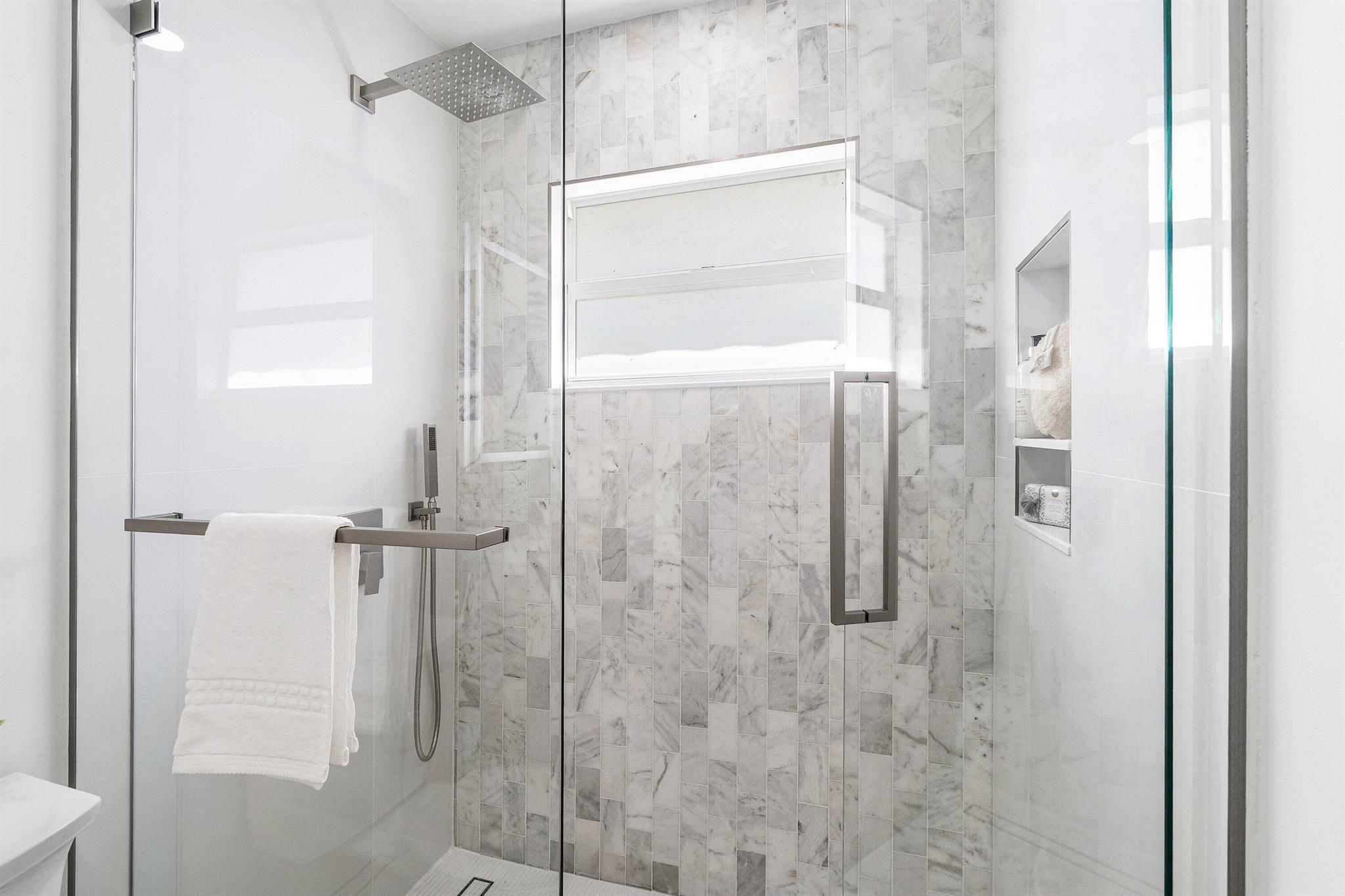 KINGS POINT VALENCIA COND - Residential