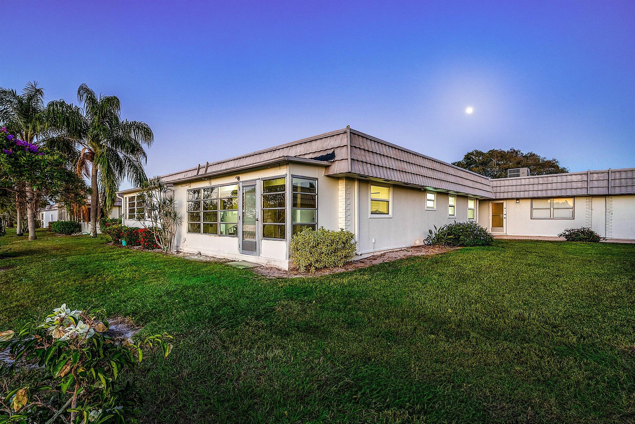 KINGS POINT VALENCIA COND - Residential