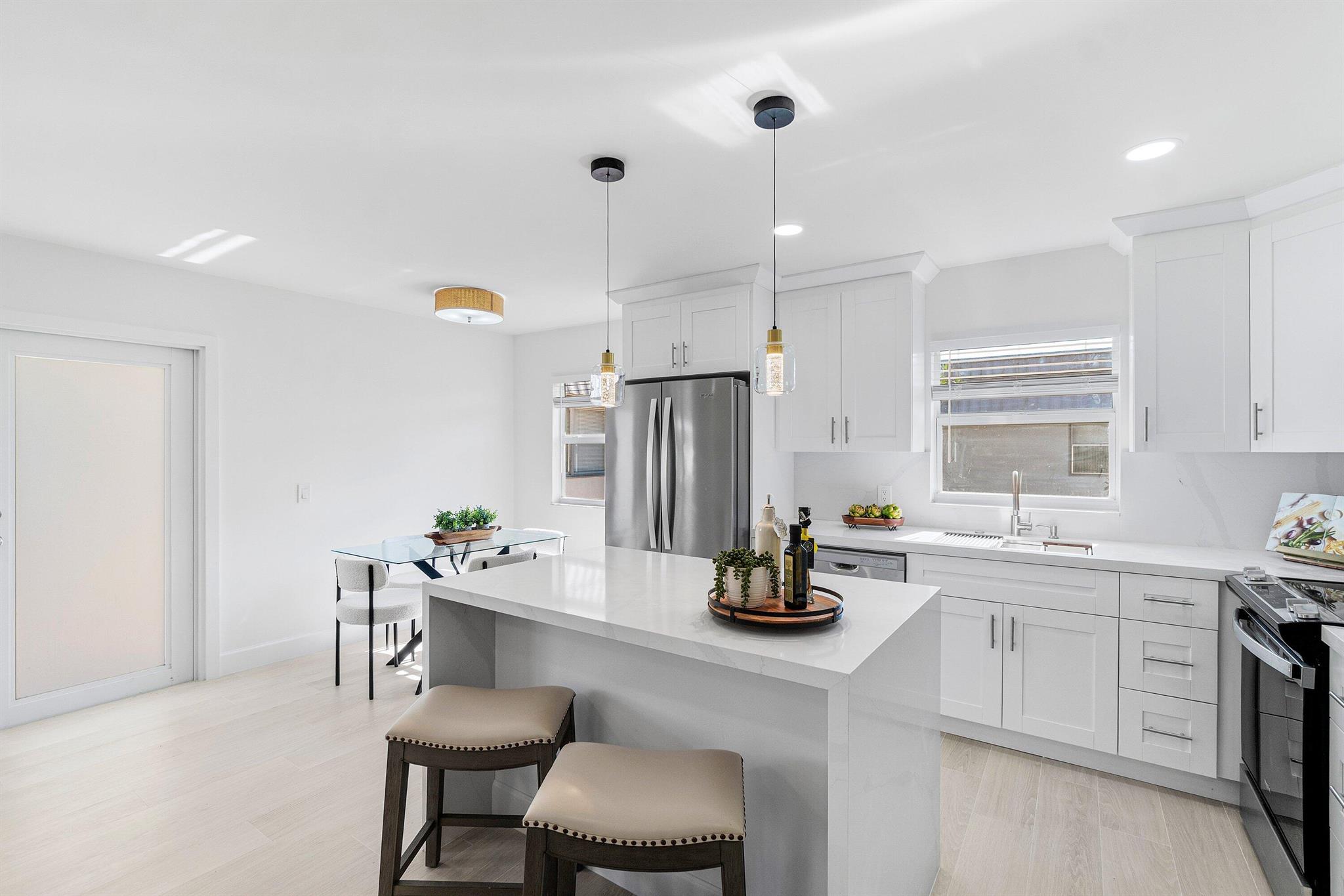 KINGS POINT VALENCIA COND - Residential