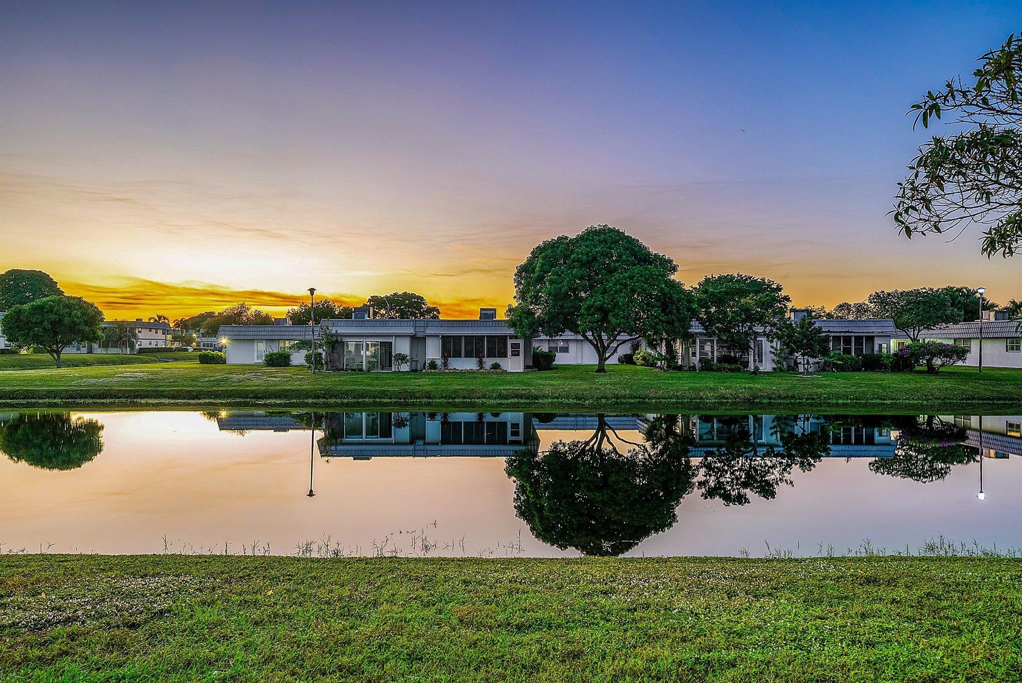 KINGS POINT VALENCIA COND - Residential