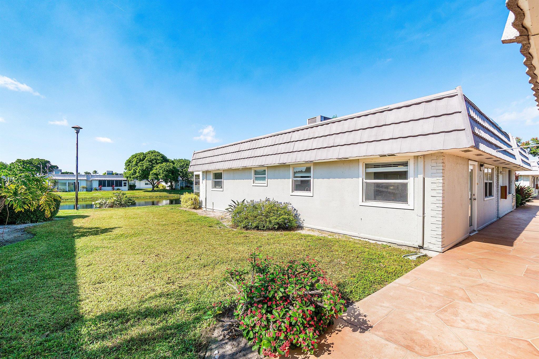 KINGS POINT VALENCIA COND - Residential