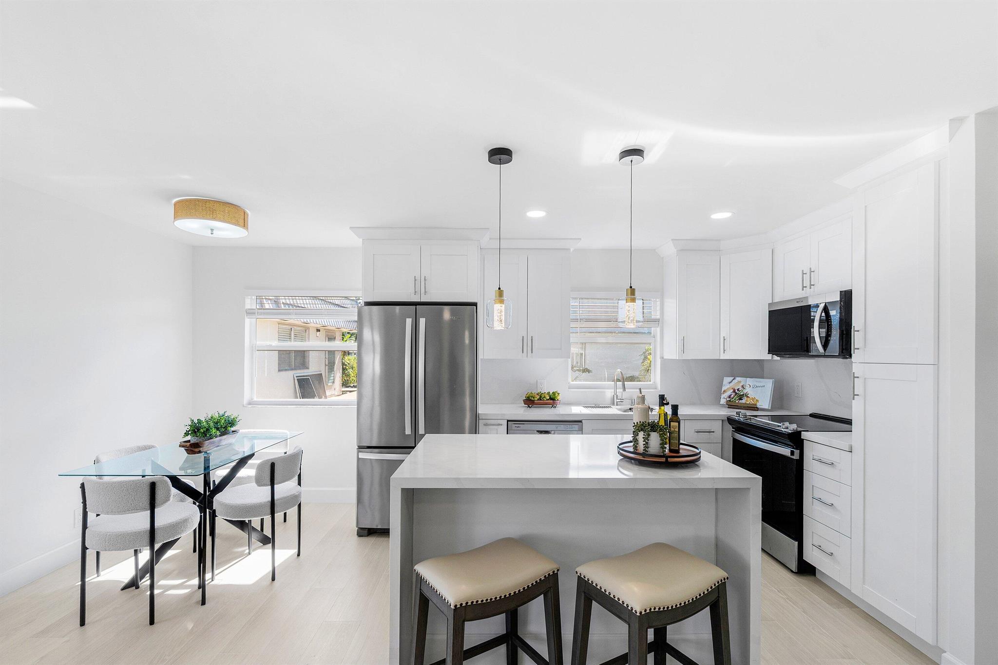 KINGS POINT VALENCIA COND - Residential