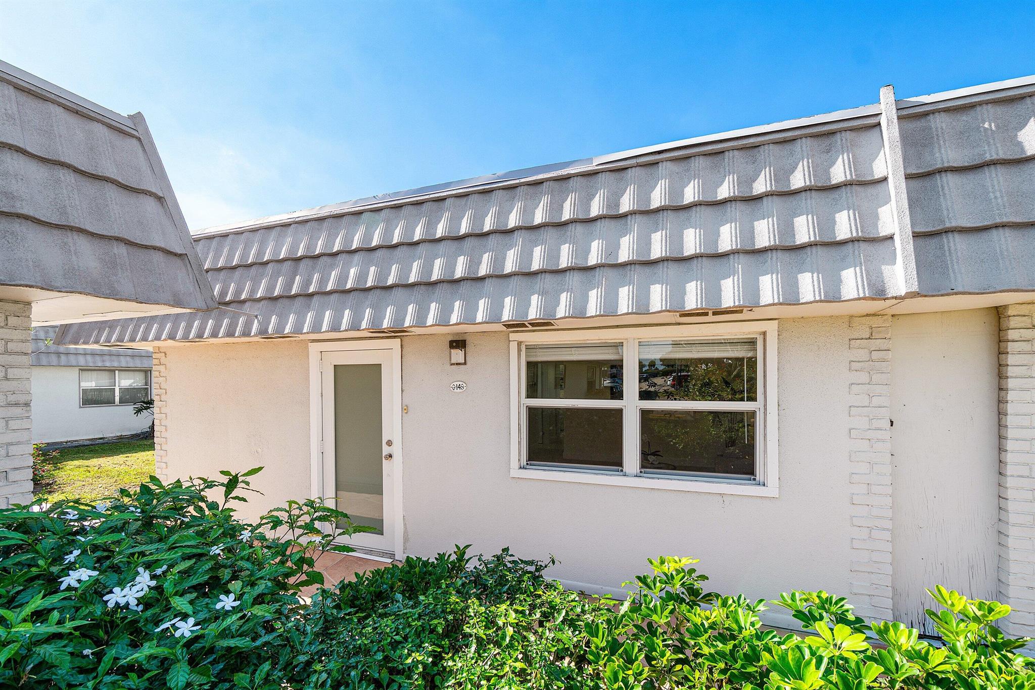 KINGS POINT VALENCIA COND - Residential