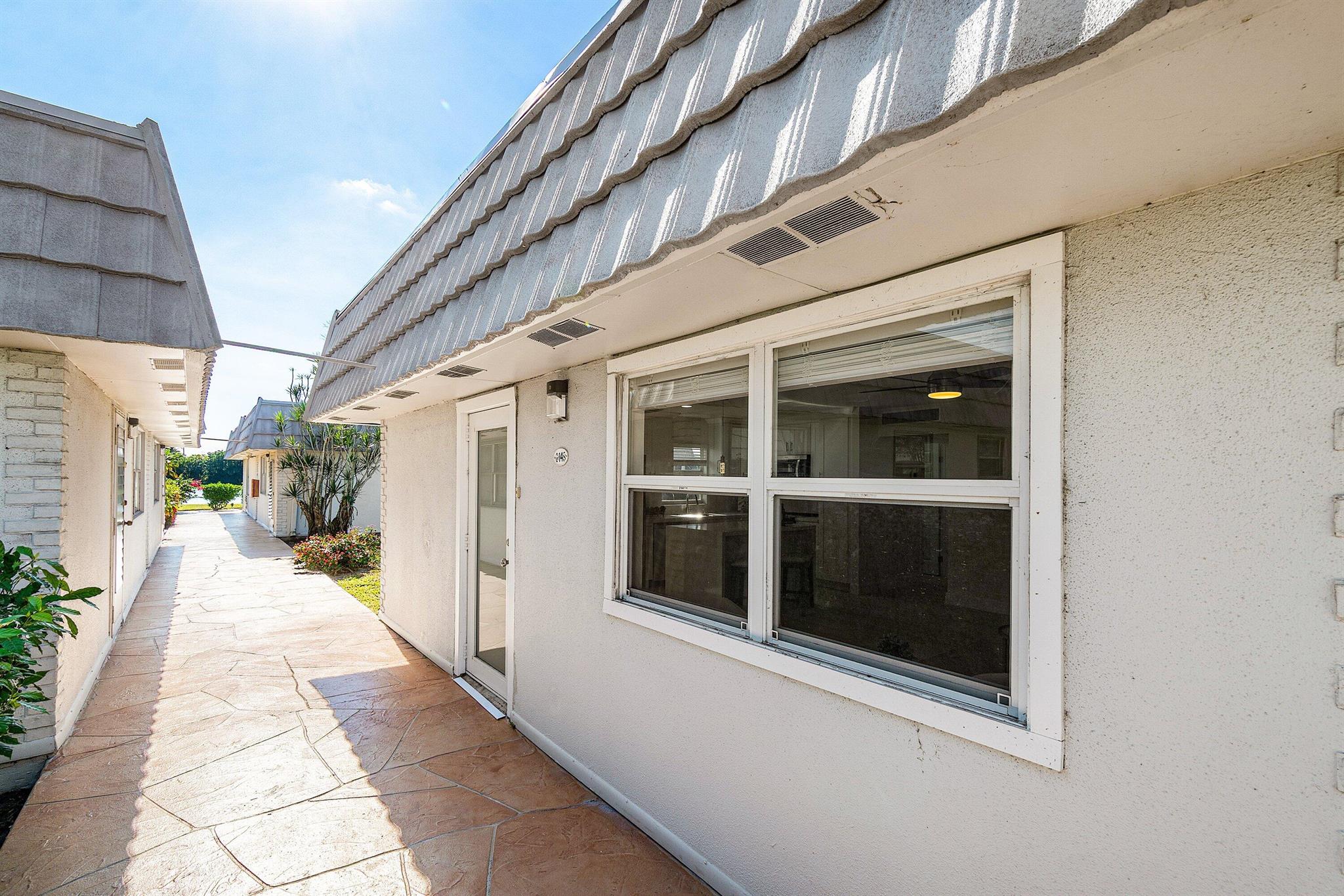 KINGS POINT VALENCIA COND - Residential