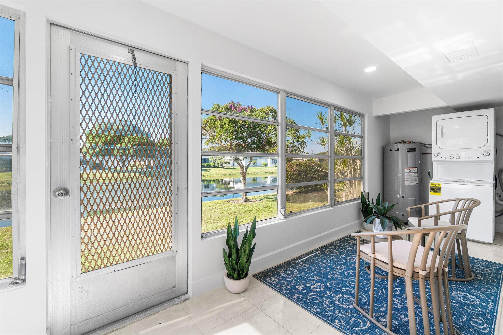 KINGS POINT VALENCIA COND - Residential