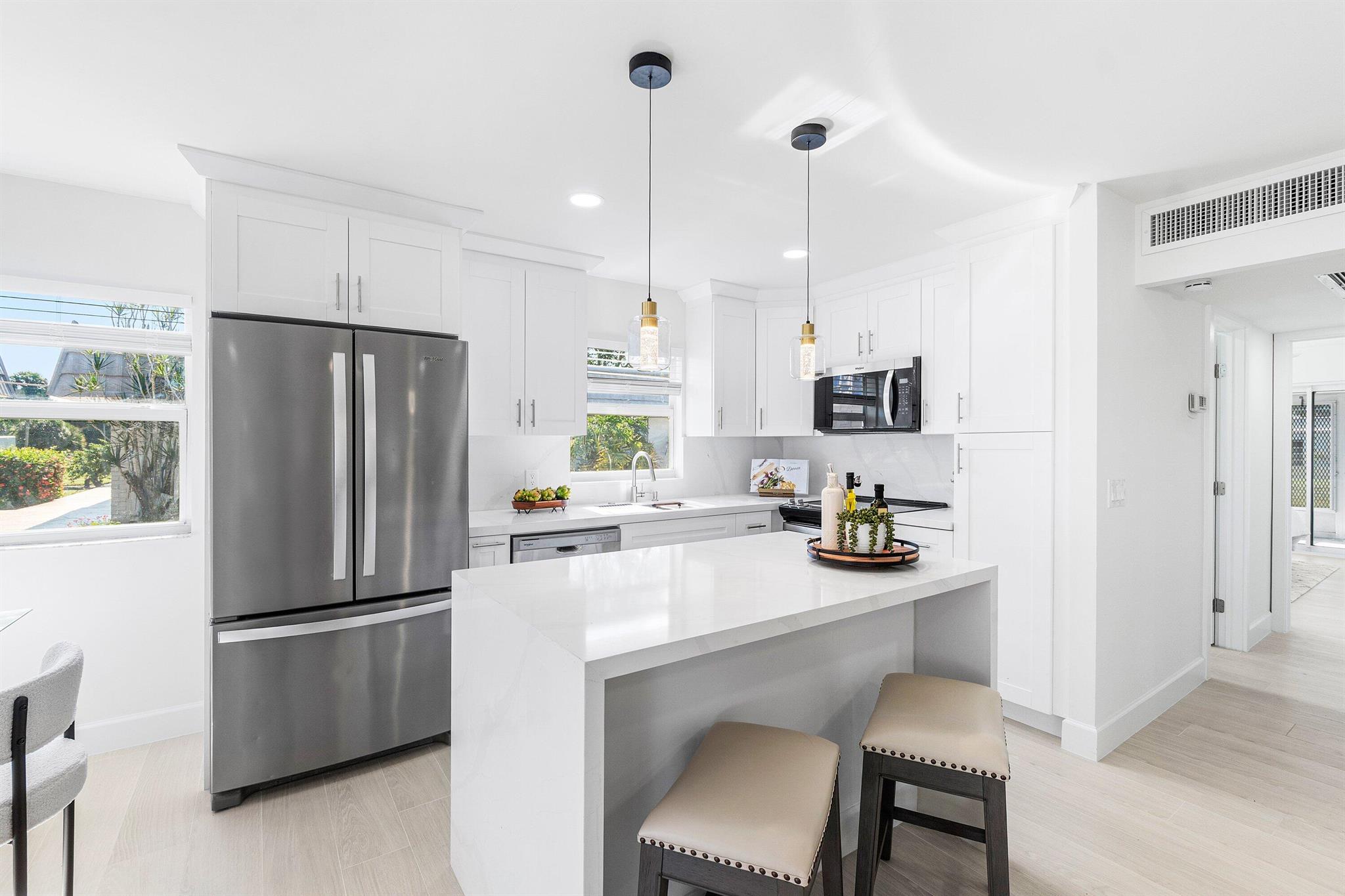 KINGS POINT VALENCIA COND - Residential