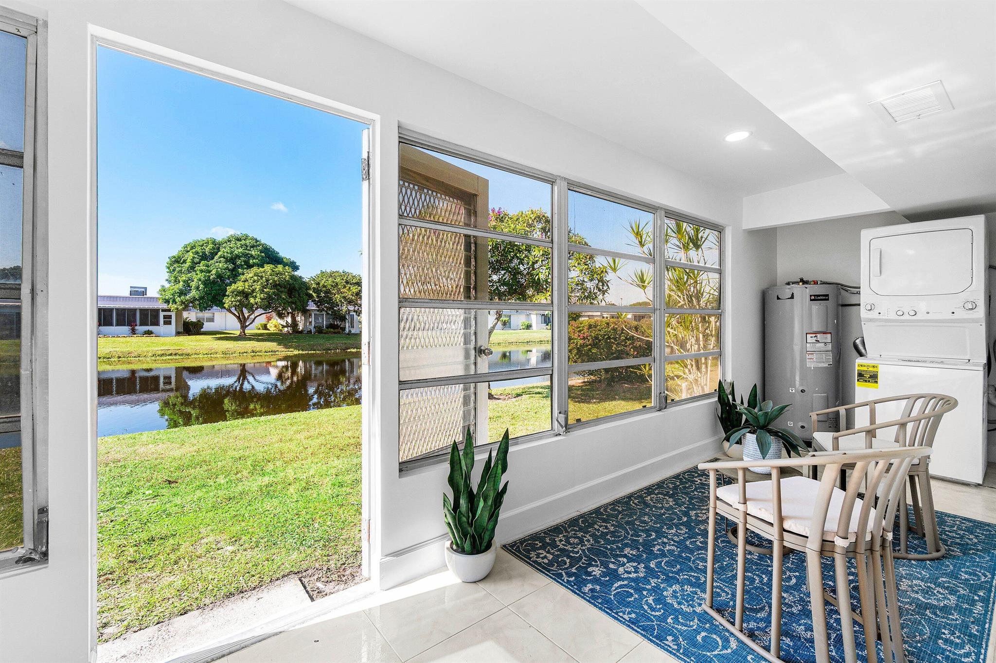 KINGS POINT VALENCIA COND - Residential