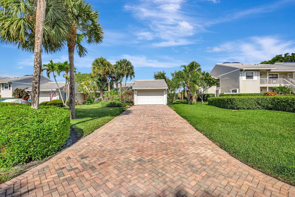 Photo of 45 Eastgate Drive #B, Boynton Beach, FL 33436 (MLS # R11078334)