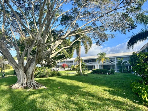 Photo of 331 TEQUESTA Drive #216, Tequesta, FL 33469 (MLS # B26067024)