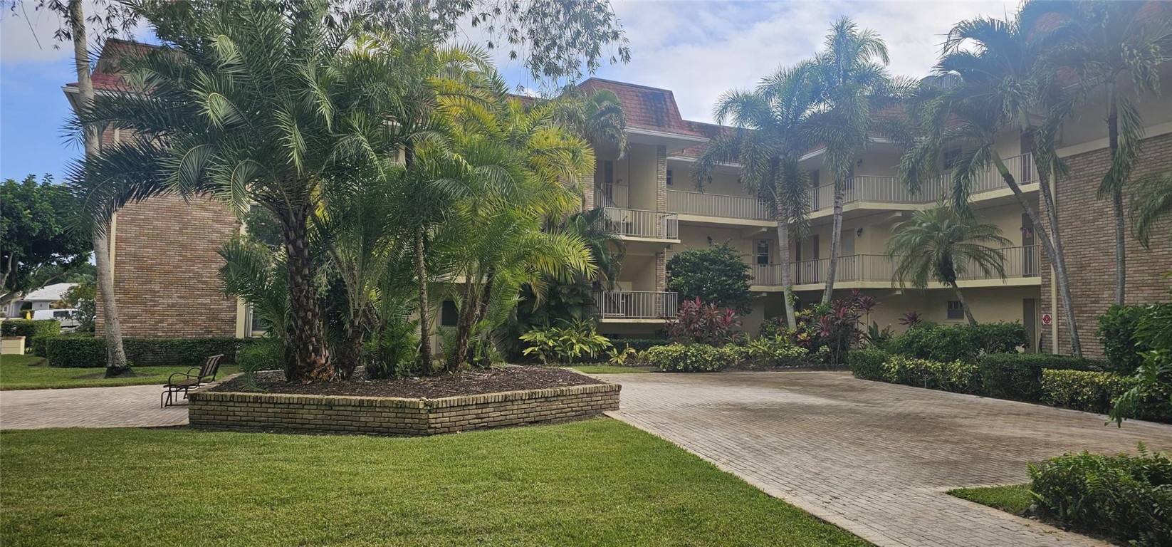 TAMBERLANE 6 CONDO - Residential