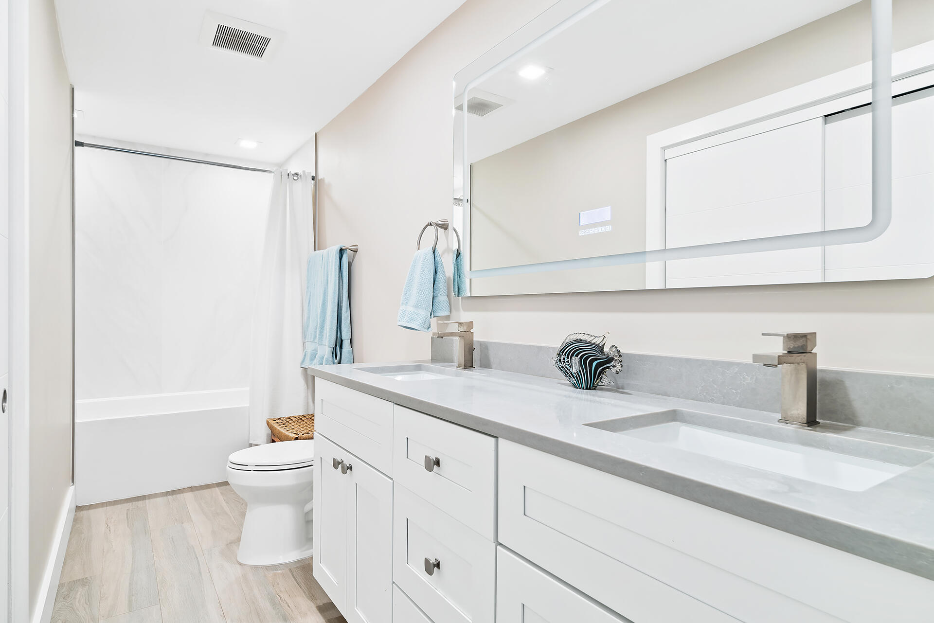 OCEAN WALK PLACE - Residential Lease