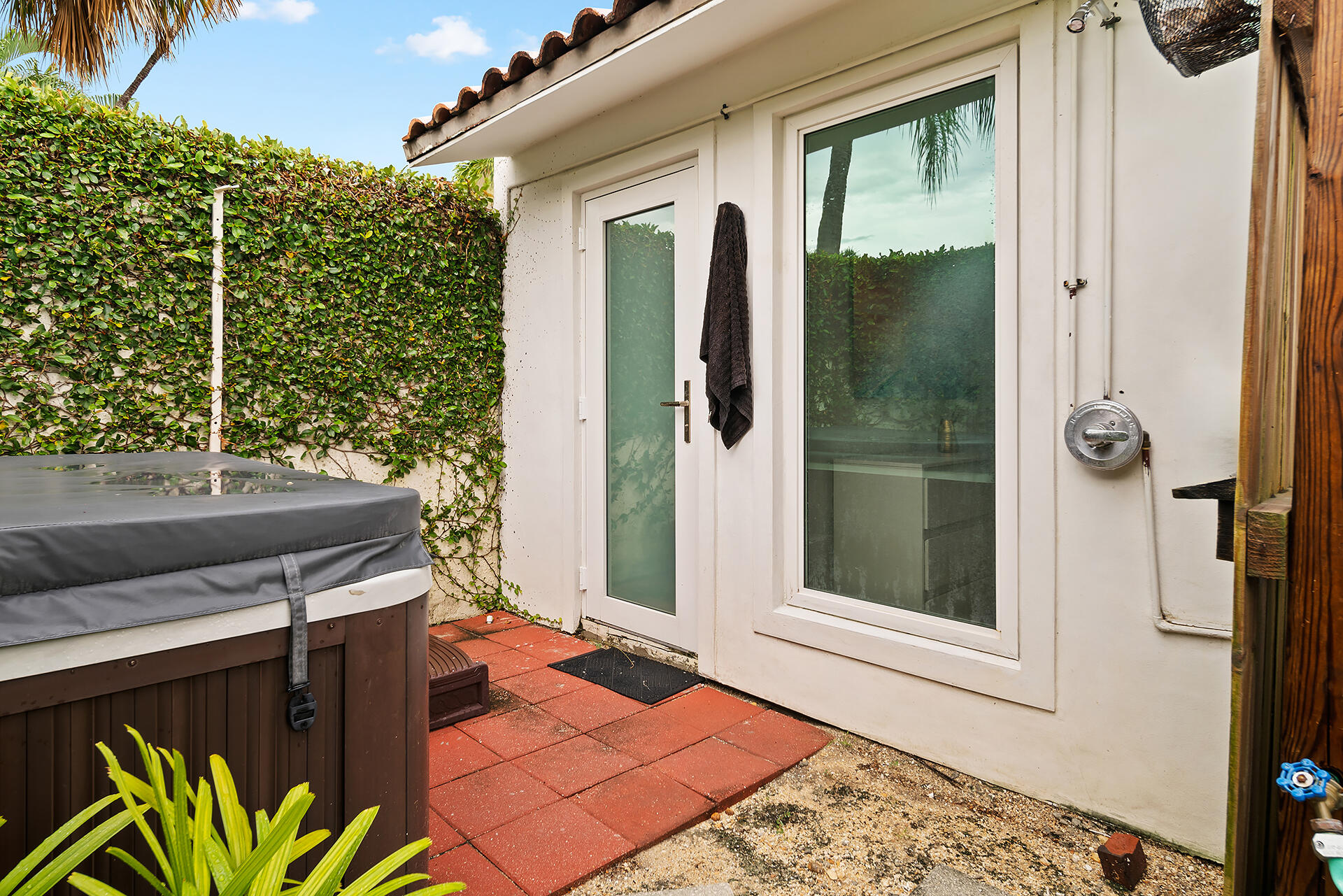 OCEAN WALK PLACE - Residential Lease