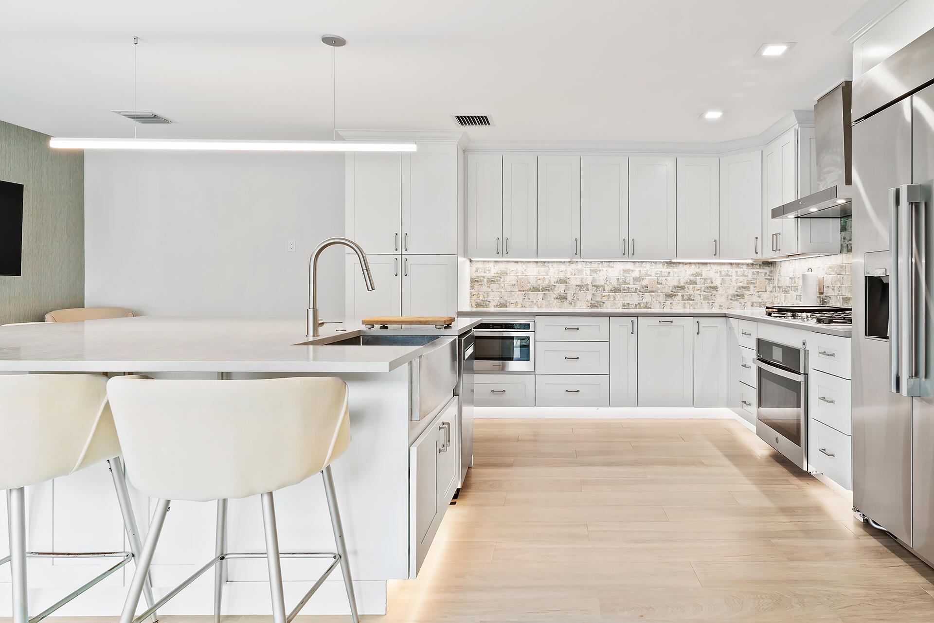 OCEAN WALK PLACE - Residential Lease