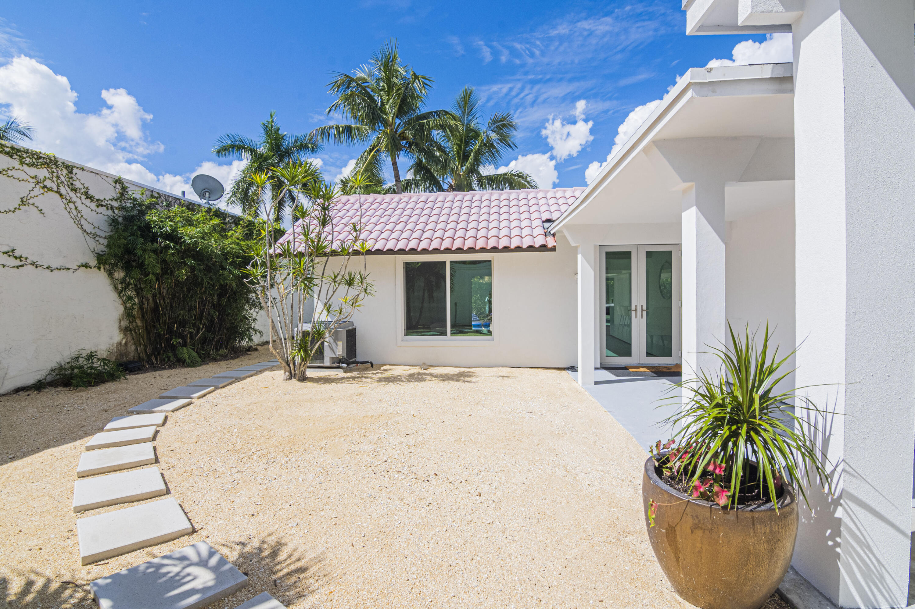 OCEAN WALK PLACE - Residential Lease