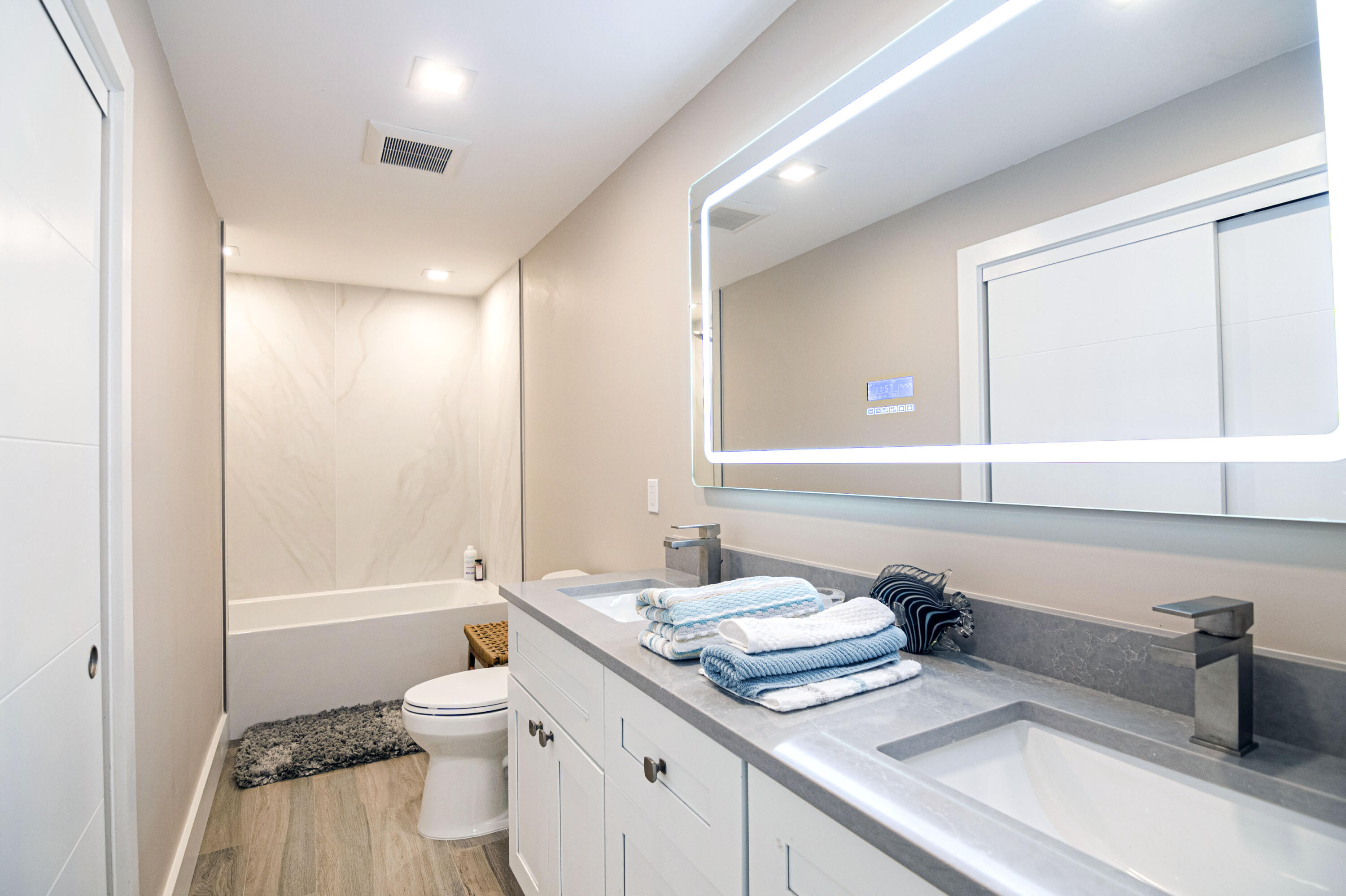 OCEAN WALK PLACE - Residential Lease