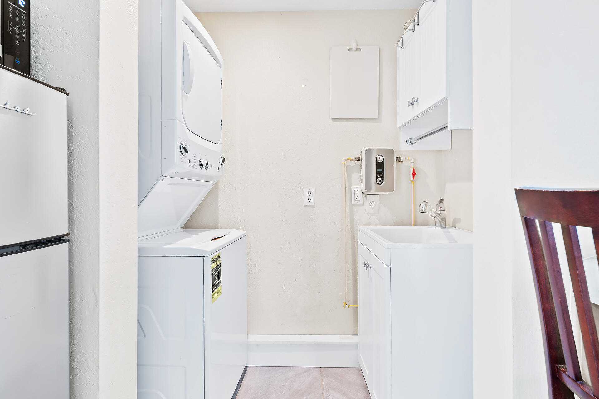 OCEAN WALK PLACE - Residential Lease