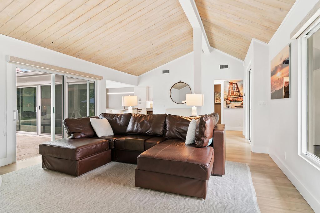 Photo of 103 W Sandpiper Circle W, Jupiter, FL 33477 (MLS # R11051825)